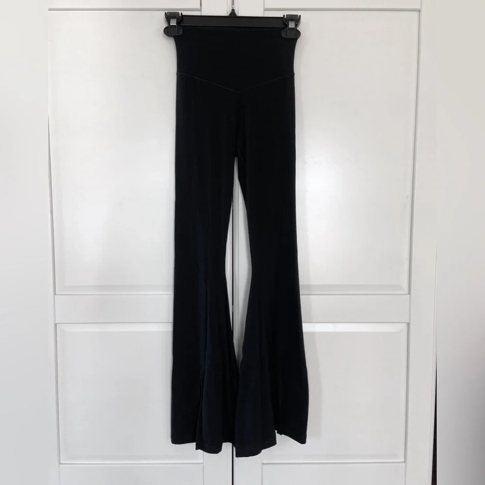 Like new Aerie Black Split-Flare Leggings - Picture 4 of 6